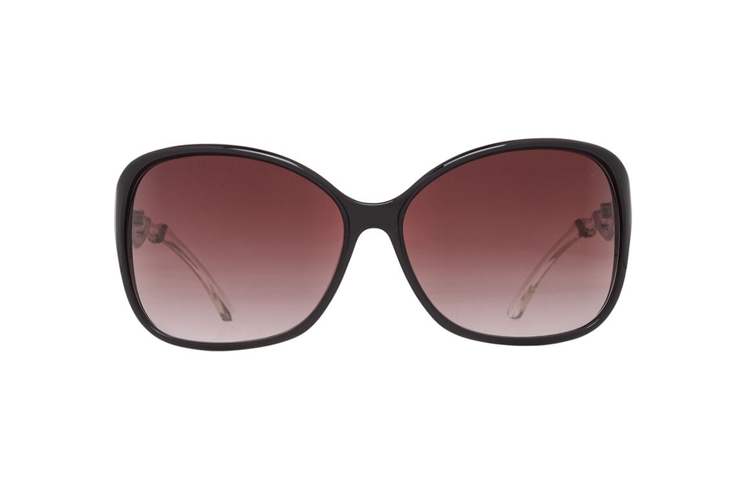 Fiona Black with Happy Merlot Fade Lens